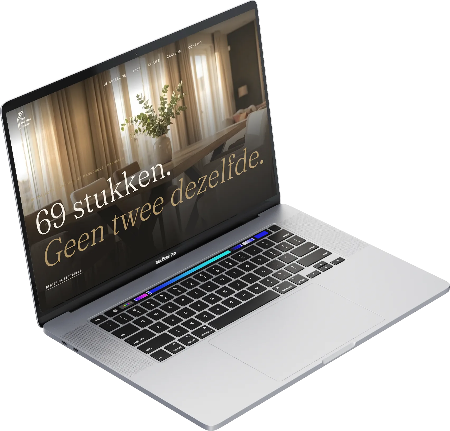MacBook met de site van The Wooden House: een donkere sfeerfoto van een eetkamer met de kop 69 stukken, geen twee dezelfde