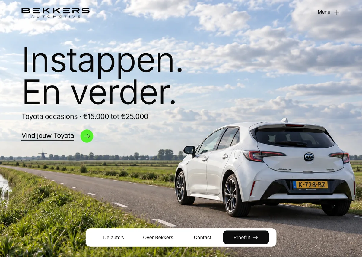 Vista de escritorio del diseño de Bekkers, con el título neerlandés Instappen. En verder. y un Toyota blanco.