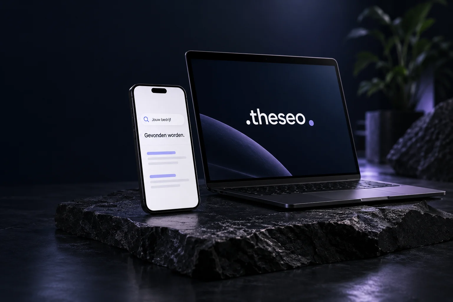Visuele impressie van een telefoon met een zoekresultaat en een laptop in de TheSEO-studio.